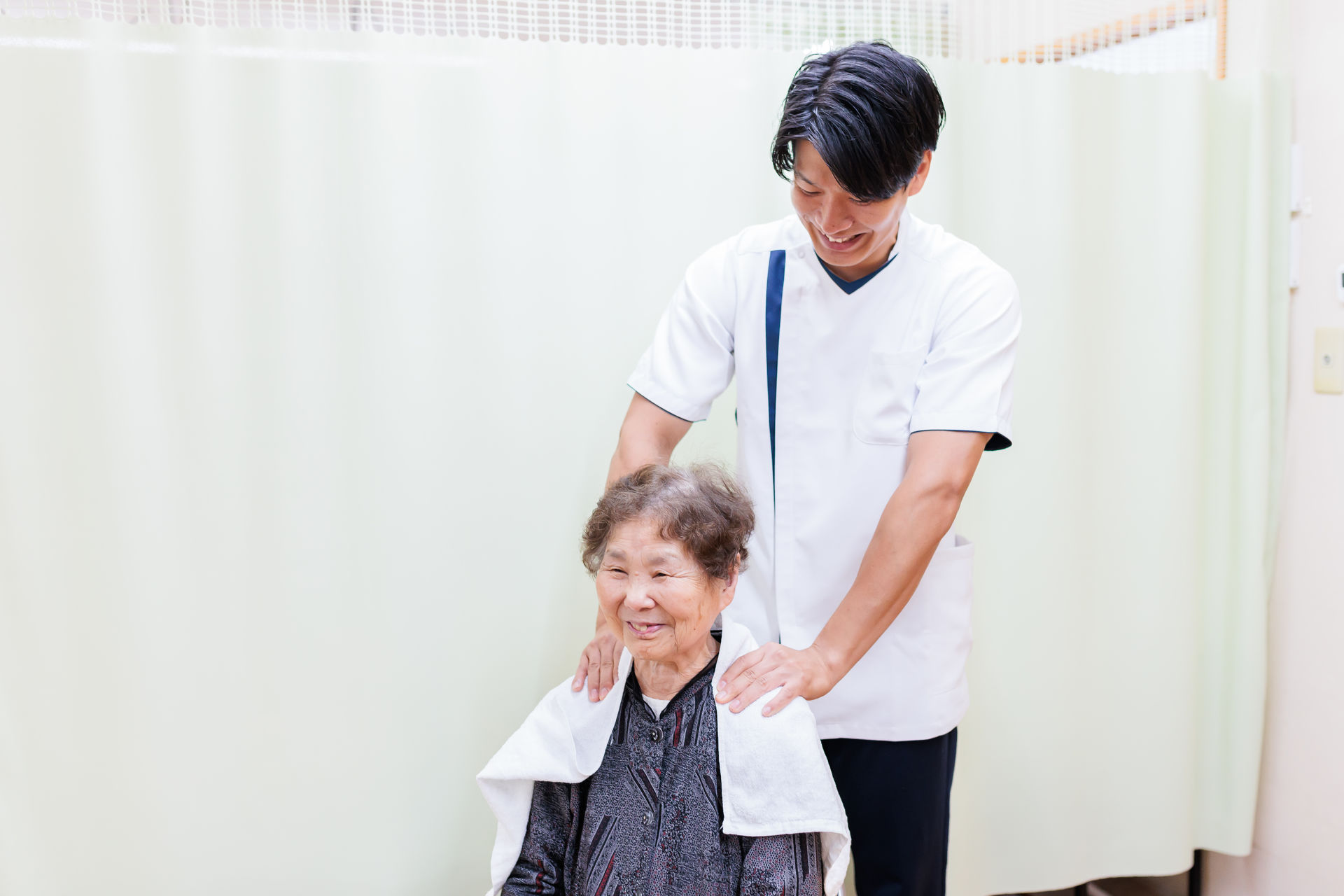 健康な女性の後ろ姿
